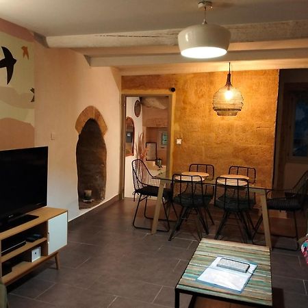 Maison De Village Familiale Pont Du Gard, Toit Terrasse, Barbecue, Fibre Vers-Pont-du-Gard Exteriör bild